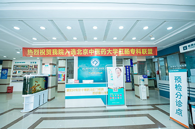 何止颜值  更在用心  架起医患沟通桥梁的导医护士